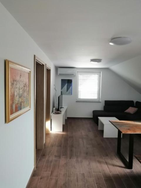 Blatnikov Hram Hotel Dvor Bagian luar foto