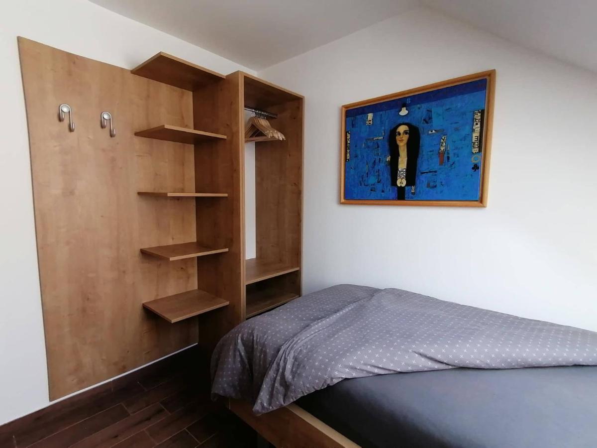 Blatnikov Hram Hotel Dvor Bagian luar foto