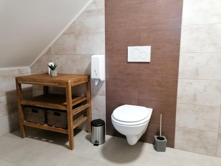Blatnikov Hram Hotel Dvor Bagian luar foto
