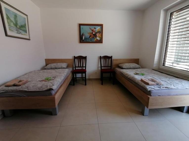 Blatnikov Hram Hotel Dvor Bagian luar foto