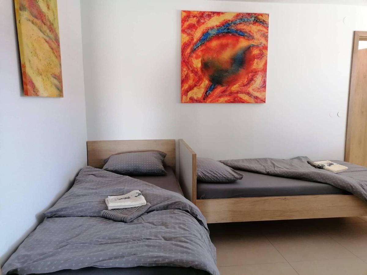 Blatnikov Hram Hotel Dvor Bagian luar foto