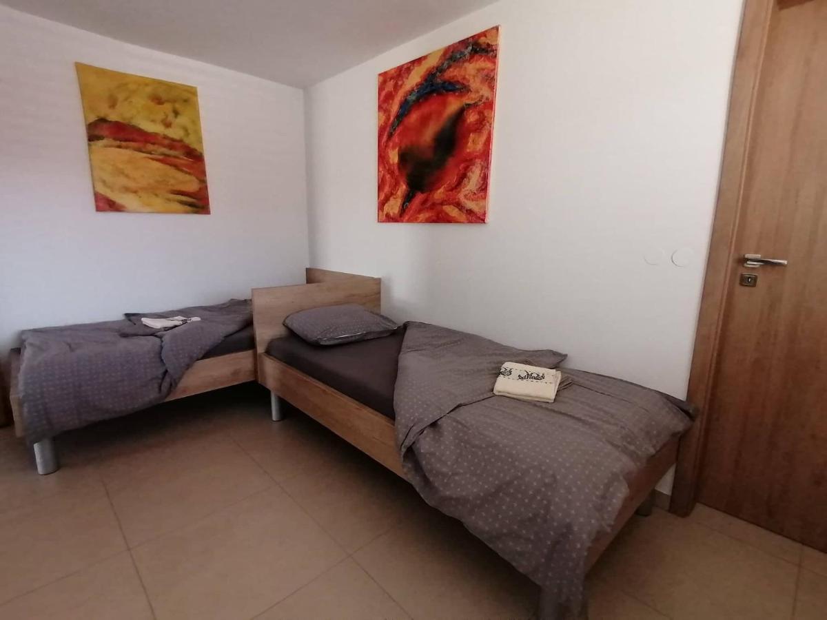 Blatnikov Hram Hotel Dvor Bagian luar foto